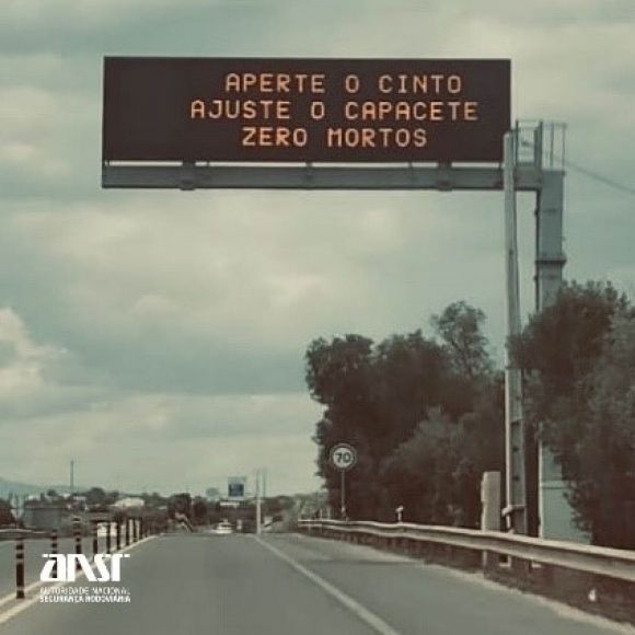 Fa&ccedil;a-se &agrave; estrada em seguran&ccedil;a