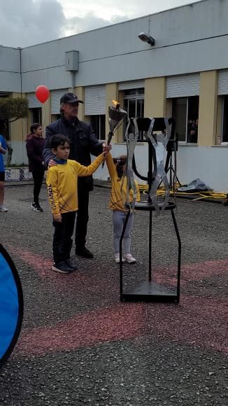 Carlos Lopes, Campe&atilde;o Ol&iacute;mpico em 1984 esteve na Escola B&aacute;sica Carlos de Oliveira