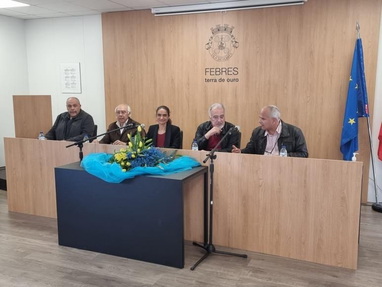 As "v&aacute;rias vidas" de C&acirc;ndido Ferreira retratadas em tr&ecirc;s obras apresentadas na Junta de Freguesia