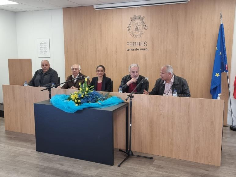 As "v&aacute;rias vidas" de C&acirc;ndido Ferreira retratadas em tr&ecirc;s obras apresentadas na Junta de Freguesia