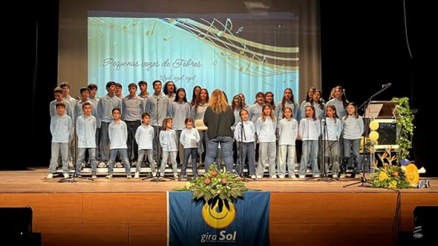 Atua&ccedil;&atilde;o das Pequenas Vozes de Febres na Gala da Gira Sol 2025