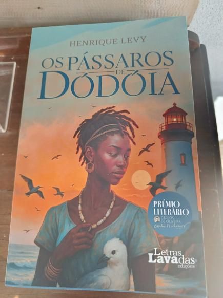 Apresenta&ccedil;&atilde;o de "Os P&aacute;ssaros de D&oacute;d&oacute;ia", obra premiada de Henrique Levy