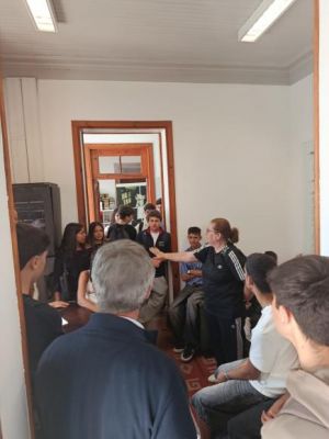 Casa Carlos de Oliveira recebe visita de mais de 120 alunos e professores