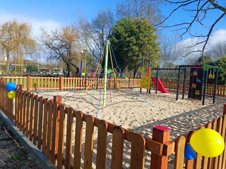 Parque infantil d&aacute; nova vida &agrave; zona de recreio da Lagoa dos Coadi&ccedil;ais