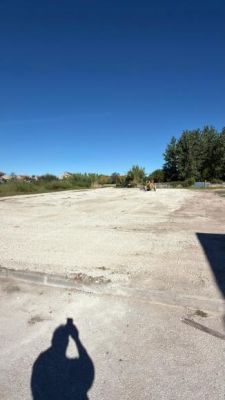 Conclus&atilde;o do parque de terra batida para apoio ao mercado de Febres